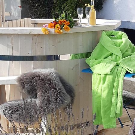 Gite La Petite Maison Horlogere Et Jacuzzi , Raquettes Les Fontenelles Exteriör bild
