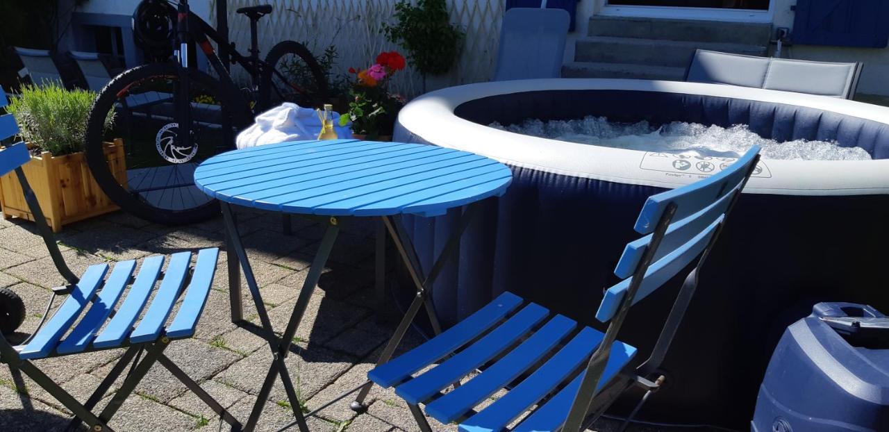Gite La Petite Maison Horlogere Et Jacuzzi , Raquettes Les Fontenelles Exteriör bild
